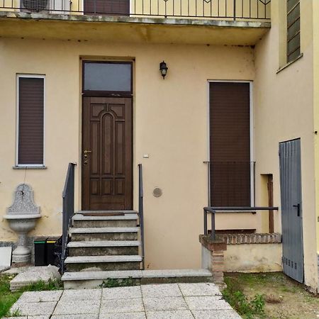 Scarpone Apartment Павия Екстериор снимка