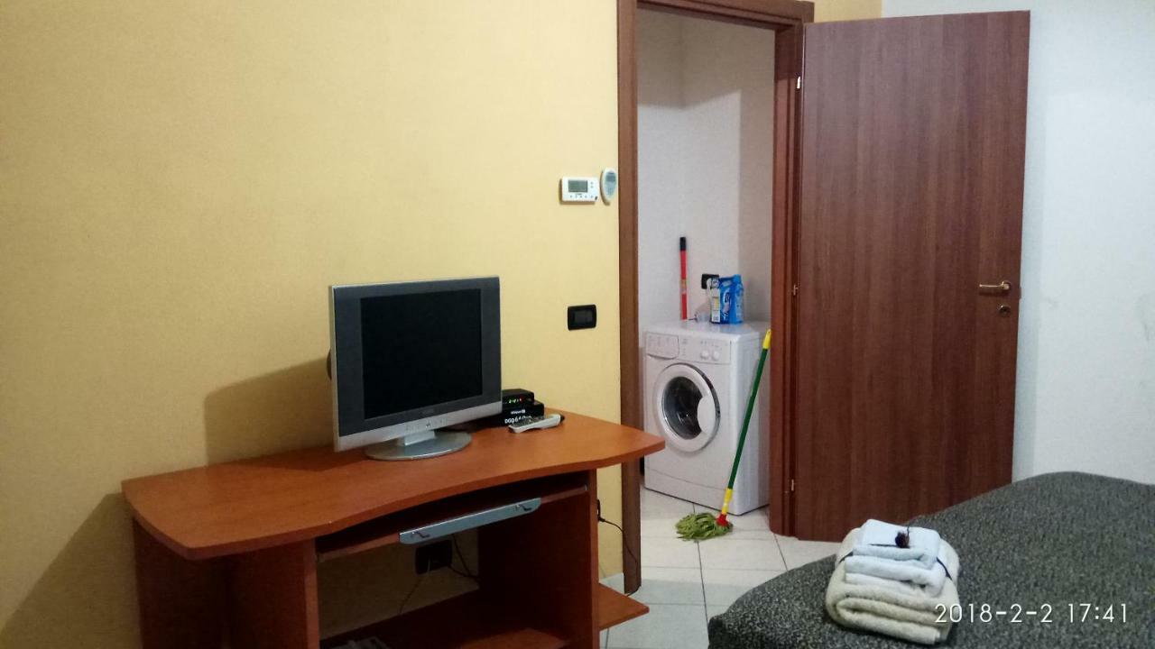 Scarpone Apartment Павия Екстериор снимка
